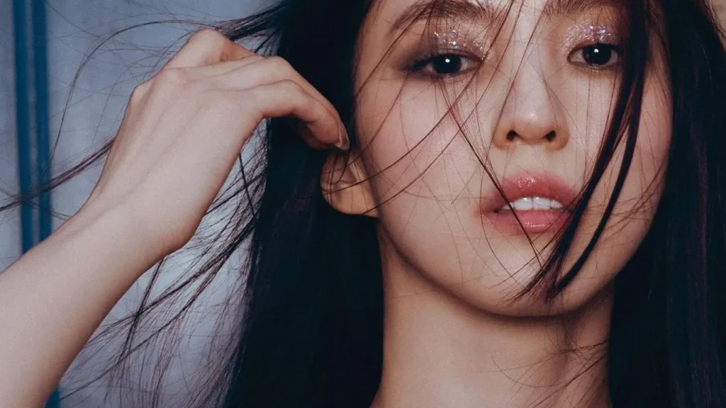 Han so hee models boucheron for Harper's Bazaar Korea