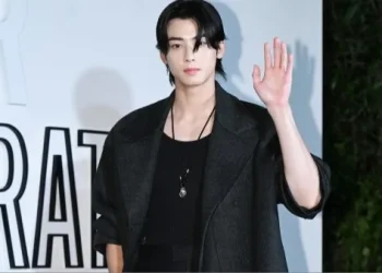 cha eunwoo at lady dior event