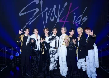 stray kids top the US Billboard 200