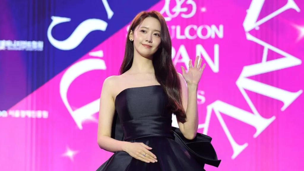 Yoona renews contract with SM Entertainment