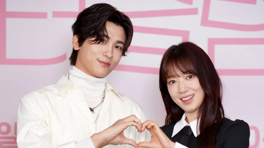 Park Hyungsik and Park Shin Hye at the production presentation of Doctor Slump