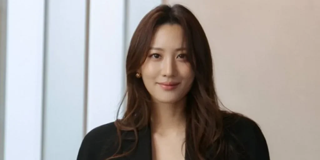 Claudia Kim