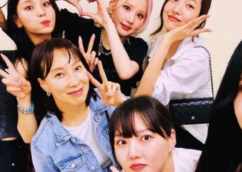 GFriend at VIVIZ concert