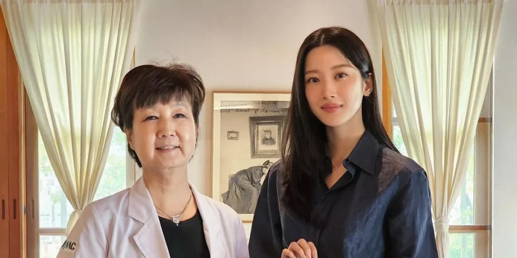 Moon Ga Young donating to Ewha Medical Center