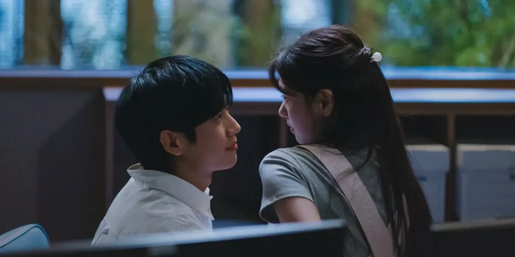 Jung Hae In and Jung So Min in a Still from Love Next Door