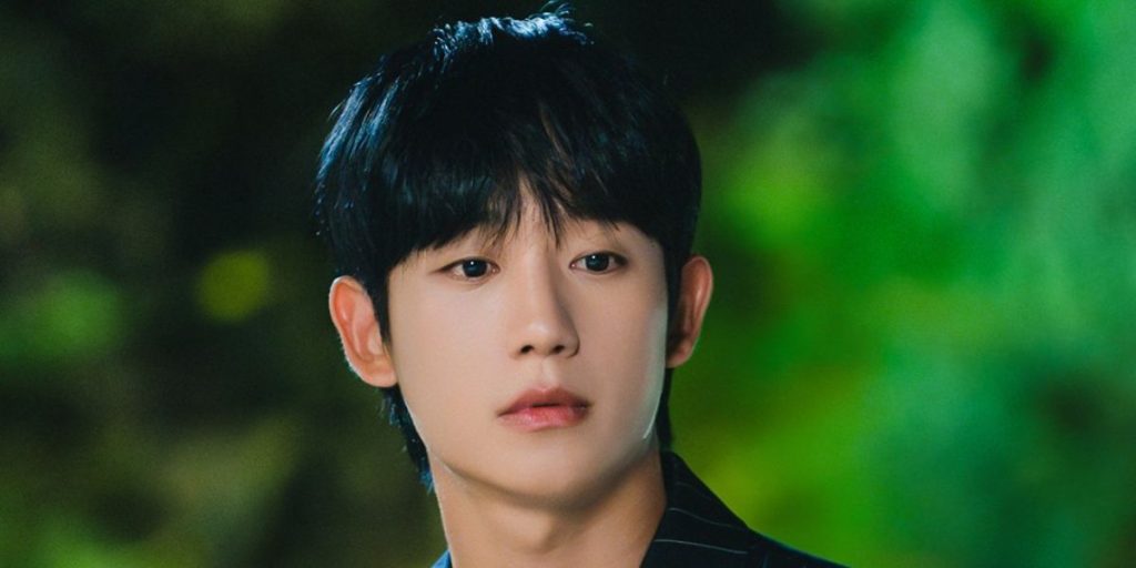 Jung Hae In in a still from Love Next Door