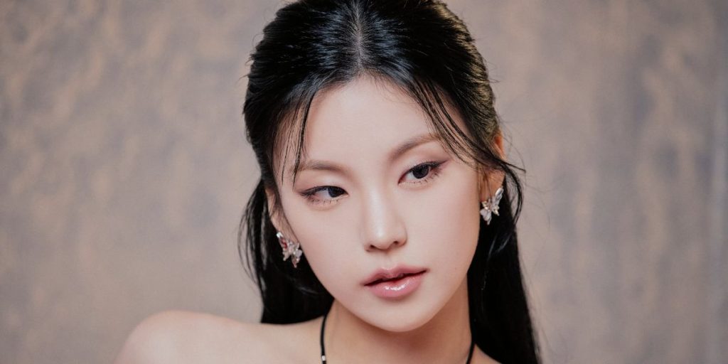 ITZY Yeji in behind photo for title track Imaginary Friend