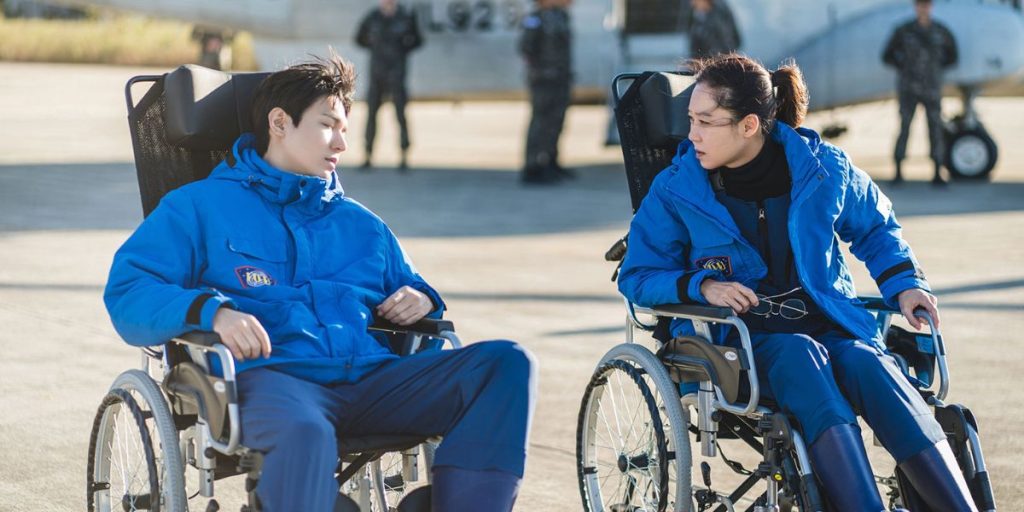 Lee Min Ho and Gong Hyo Jin in a still from When The Stars Gossip