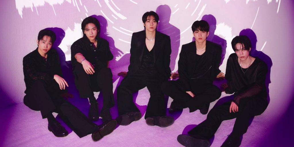N.Flying in &CON: Full Circle World tour poster