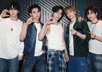 TXT at 2025 Weverse Con Festival [BIGHIT MUSIC] (1)