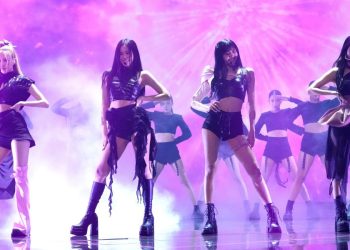 BLACKPINK performing at MTV VMAs 2022
