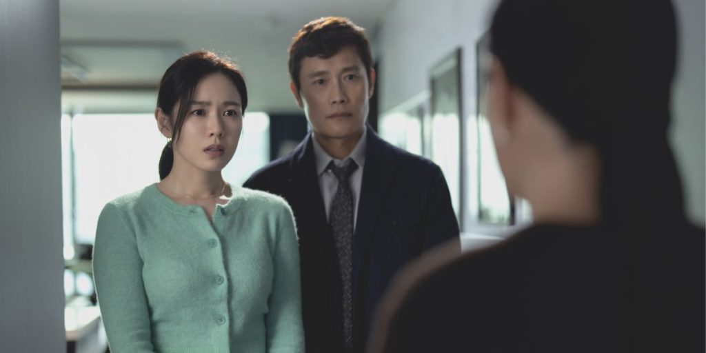 Son Ye Jin and Lee Byung Hun in a still from 'No Other Choice'