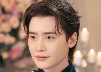Lee Jong Suk in a teaser for 'The Remarried Empress'