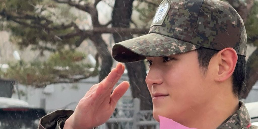 Taeyong discharged from the military